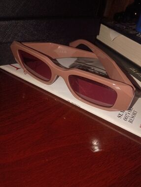 PRADA Milano Symbole